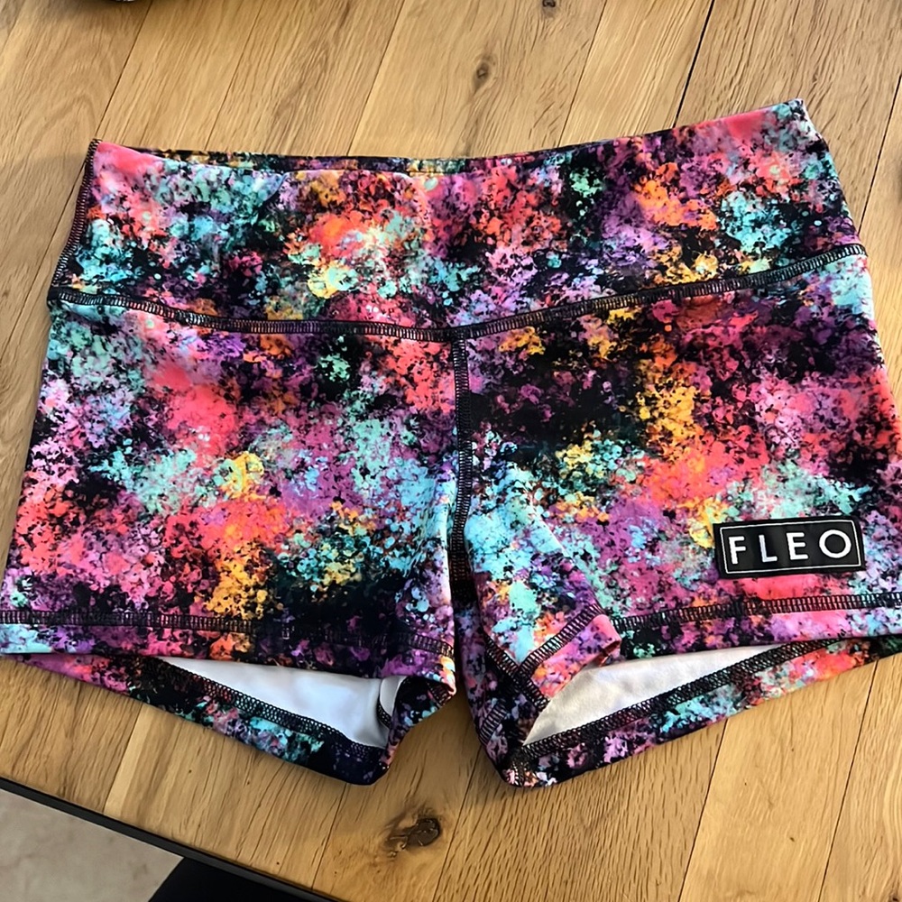 Fleo Mid Rise Shorts